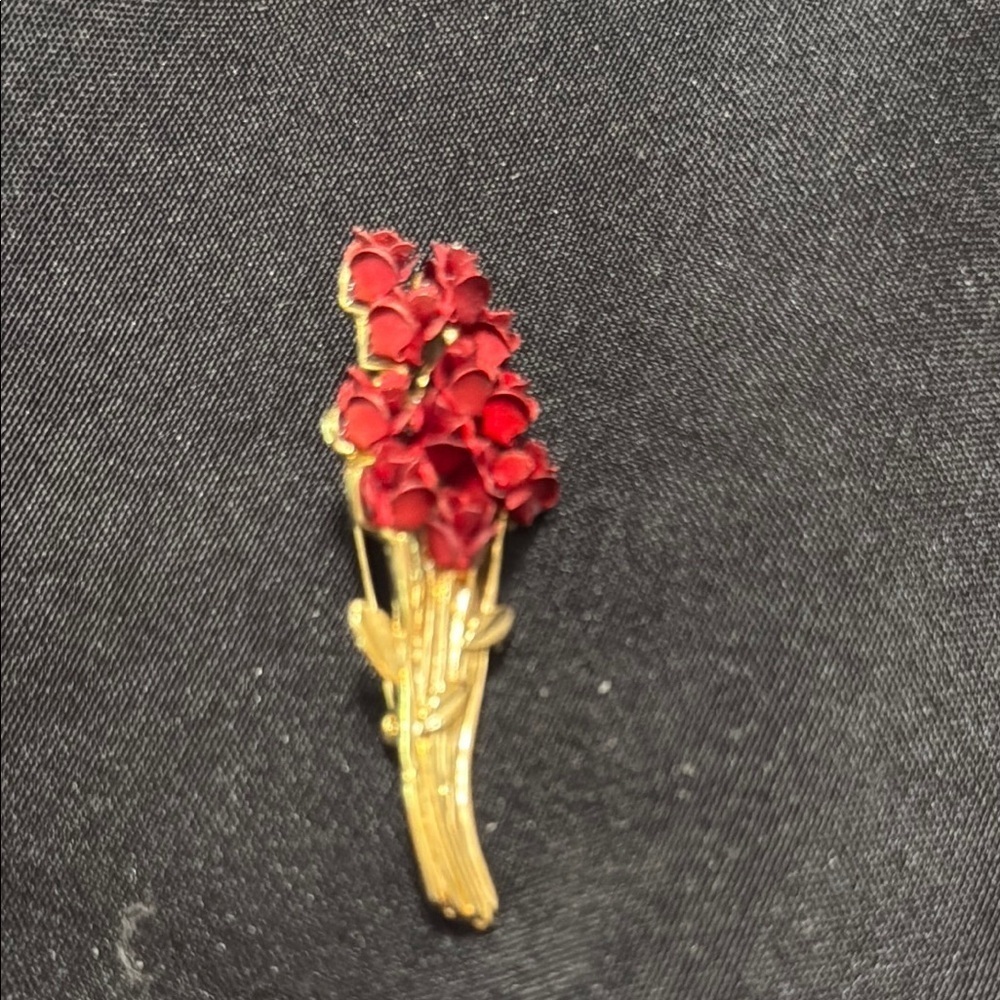 Elegant Red and Gold Floral Brooch